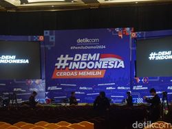 Pastikan Acara #Demi Indonesia Cerdas Memilih Aman, Tim Gegana Lakukan Penyisiran