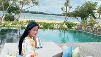 Titi Kamal Rayakan Ultah di Lombok dengan Menu Lobster hingga Mie Goreng