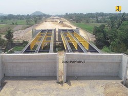 Jokowi Resmikan 7 Jalan Inpres di Yogyakarta, Modal Perbaikan Rp 162 M