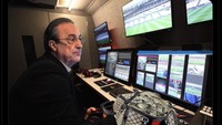Satu lagi meme Florentino Perez menguasai ruangan VAR sehingga Real Madrid bisa diuntungkan. Foto: dok. Internet/X (Twitter)
