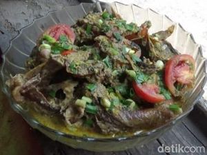 Ayam Panggang Kuah Kare Pedas Dimasak di Tungku Lezat Tiada Duanya Ayam Panggang Kuah Kare Pedas Dimasak di Tungku Lezat Tiada Duanya