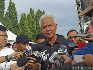 Ganjar Tanya Warga Kendal: BLT Sudah Tepat Sasaran Belum? Ganjar Tanya Warga Kendal: BLT Sudah Tepat Sasaran Belum?