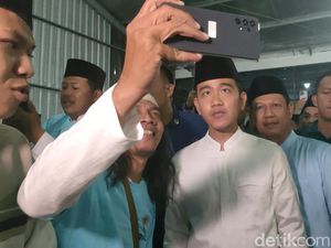 Gus Iqdam Istigasah di Solo: Tenang Aja Mas Gibran! Gus Iqdam Istigasah di Solo: Tenang Aja Mas Gibran!