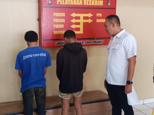 Dua Remaja Bawa Celurit Diamankan Saat Hendak Tawuran di Palembang Dua Remaja Bawa Celurit Diamankan Saat Hendak Tawuran di Palembang