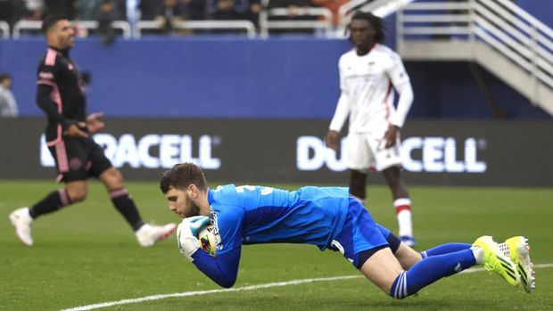 DALLAS, TEXAS - JANUARY 22: Maarten Paes #30 of FC Dallas dives for a save during the first half in the match between Inter Miami CF and FC Dallas at Cotton Bowl on January 22, 2024 in Dallas, Texas.   Carmen Mandato/Getty Images/AFP (Photo by Carmen Mandato / GETTY IMAGES NORTH AMERICA / Getty Images via AFP)