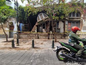 Waduh, Gedung Bersejarah di Kota Lama Semarang Roboh Waduh, Gedung Bersejarah di Kota Lama Semarang Roboh