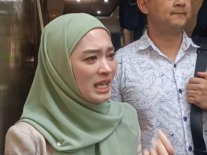 Inara Rusli Menangis gegera Virgoun Ngotot Penjarakan Dirinya Inara Rusli Menangis gegera Virgoun Ngotot Penjarakan Dirinya
