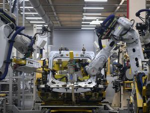 Populasi Turun, Pabrik China Beralih ke Pekerja Robot Populasi Turun, Pabrik China Beralih ke Pekerja Robot