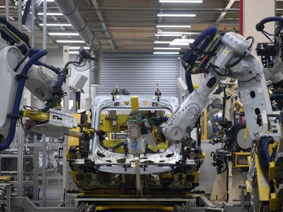 Intip Pabrik Mobil Listrik di China, Serba Robot!