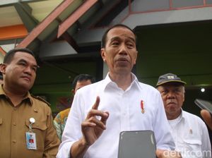 Jokowi Bilang Kabinet Biasa Saja Usai Mahfud Undur Diri Jokowi Bilang Kabinet Biasa Saja Usai Mahfud Undur Diri