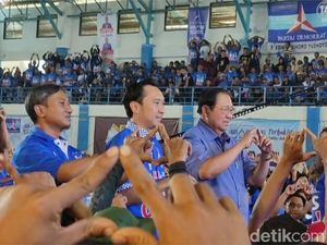 Singgung 10 Tahun Demokrat Tak Punya Menteri, SBY Ajak Warga Pacitan Pilih 02 Singgung 10 Tahun Demokrat Tak Punya Menteri, SBY Ajak Warga Pacitan Pilih 02