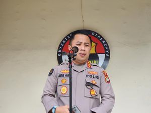 Baliho Caleg Timpa Pemotor di Cakung, Polisi Imbau Pengendara Hati-hati Baliho Caleg Timpa Pemotor di Cakung, Polisi Imbau Pengendara Hati-hati