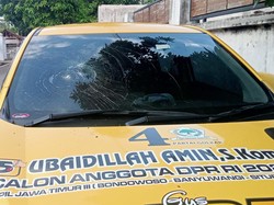 Mobil Caleg DPR RI Golkar di Situbondo Dirusak OTK