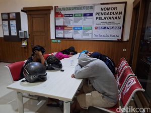 5 Sejoli Digerebek di Kosan Kudus, Polisi Usut Dugaan Prostitusi Terselubung 5 Sejoli Digerebek di Kosan Kudus, Polisi Usut Dugaan Prostitusi Terselubung