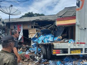 Tabrakan Beruntun di Puncak Bogor: 4 Luka Berat, 10 Luka Ringan
