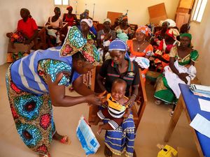 Pertama di Dunia, Kamerun Mulai Vaksinasi Malaria Rutin Bagi Anak-anak Pertama di Dunia, Kamerun Mulai Vaksinasi Malaria Rutin Bagi Anak-anak