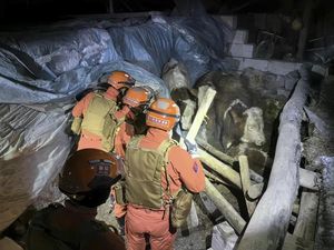 7 Fakta Imbas Gempa M 7,1 Guncang Perbatasan China 7 Fakta Imbas Gempa M 7,1 Guncang Perbatasan China