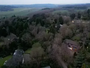 Potret Lusinan Rumah Kosong di Desa Hantu Imbas Proyek Kereta Cepat Gagal