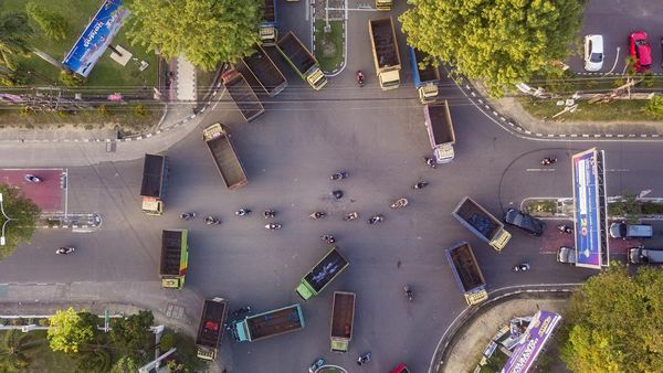 Sopir Truk Batu Bara Tuntut Diizinkan Lagi Lewat Jalan Nasional