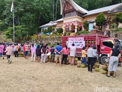 Pertamina Gelar Operasi Pasar di Torut, Salurkan 7.280 Tabung Elpiji 3 Kg