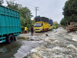 3 Hari Jalan Lintas Sekayu-Lubuklinggau Macet Akibat Banjir, Akses Buka Tutup