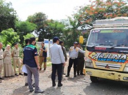 2 Truk Buang Sampah di TPS Ilegal Jakut Kena Sanksi DLH DKI