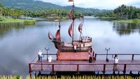 Gagahnya Kapal Tembaga Bersandar di Tepi Danau Perintis Gorontalo