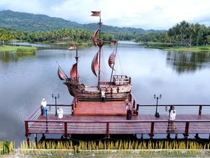 Gagahnya Kapal Tembaga Bersandar di Tepi Danau Perintis Gorontalo