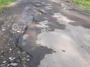 Dear Pak Bobby! Ada Lubang Menganga di Jalan Danau Tess Medan Dear Pak Bobby! Ada Lubang Menganga di Jalan Danau Tess Medan