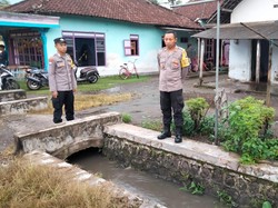 Balita di Blitar Tewas Terseret Arus Selokan saat Hujan-hujanan