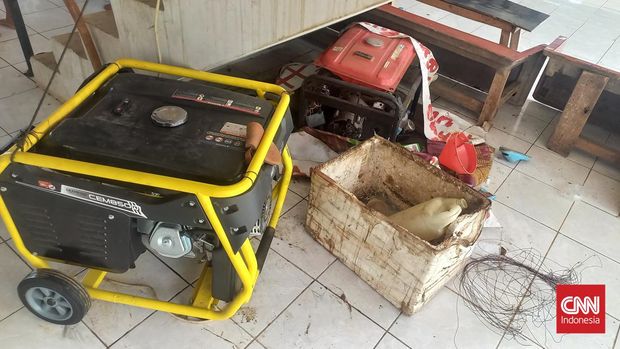 Genset yang dipakai warga untuk memasok kebutuhan listrik sehari-hari, Senin (23/1/2024)