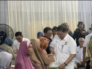 Airlangga Salurkan Beras-BLT ke Warga Indramayu: Sesuai Amanat Presiden Airlangga Salurkan Beras-BLT ke Warga Indramayu: Sesuai Amanat Presiden