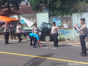 Polda Jabar Olah TKP Kecelakaan Beruntun Sebabkan 17 Orang Luka di Puncak