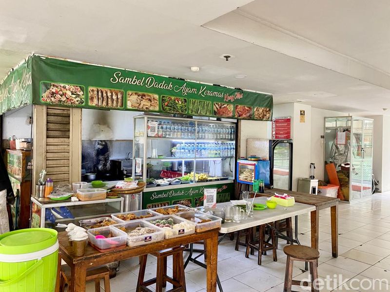 Warung Kang Mus : Kriuk Gurih Ayam Keramas dan Sambal Dadak ala Epy Kusnandar Warung Kang Mus : Kriuk Gurih Ayam Keramas dan Sambal Dadak ala Epy Kusnandar