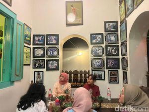 Wedangan Pendhopo Padukan Nasi Kucing, Jangan Ndeso, dan Benda Antik Wedangan Pendhopo Padukan Nasi Kucing, Jangan Ndeso, dan Benda Antik