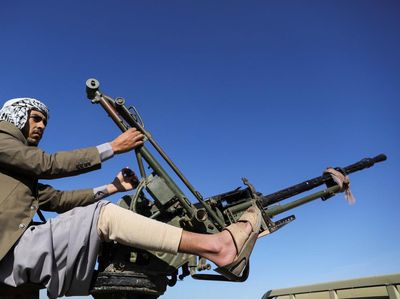 Bawa Senapan Mesin, Pendukung Houthi Protes Serangan AS