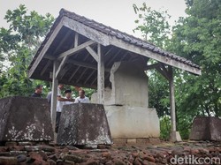 Cak Imin Datangi Candi Gayatri di Tulungagung