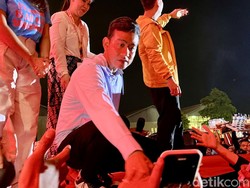 Gibran Buka Suara soal Viral Beras Bulog Berstiker Paslon 02