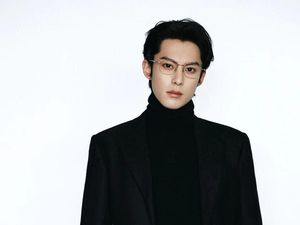 Aktor China Dylan Wang Putus Cinta, Disebut Suap Mantan Pacar Agar Diam Aktor China Dylan Wang Putus Cinta, Disebut Suap Mantan Pacar Agar Diam
