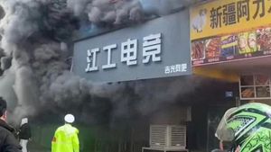 Foto-foto Kebakaran Toko di China yang Tewaskan 39 Orang