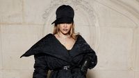 Foto: Adu Gaya Rihanna Hingga Han So Hee di Fashion Show Dior Couture