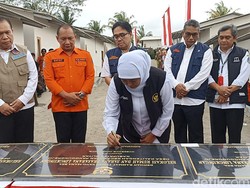 Gubernur Khofifah Resmikan 68 Unit Huntara di Blitar