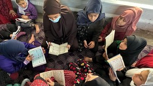 Warga Kamp Pengungsi Gaza Hafalan Al-Quran di Tengah Agresi Israel
