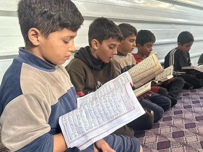 Potret Anak-anak Kamp Pengungsi Gaza Hafalan Al-Quran di Tengah Agresi