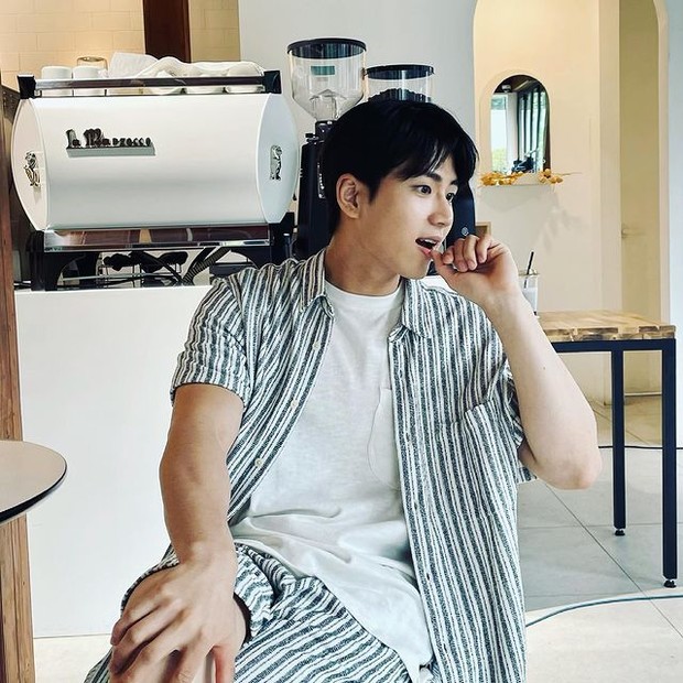 Fakta Menarik Aktor Kim Min Chul, Ayah 'Si Lumba-Lumba'