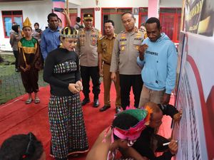 Polrestabes Makassar Deklarasi Pemilu Damai 2024 Bersama Mahasiswa Papua Polrestabes Makassar Deklarasi Pemilu Damai 2024 Bersama Mahasiswa Papua