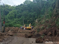 Jalan Poros Maros-Bone Lumpuh Total Akibat Longsor di Timpo Ladang