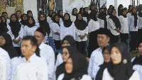 Momen Pelantikan 5,7 Anggota KPPS Serentak di Berbagai Wilayah Indonesia