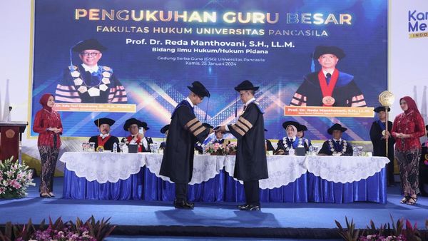 Momen Pengukuhan Guru Besar Hukum Pidana Kampus UP