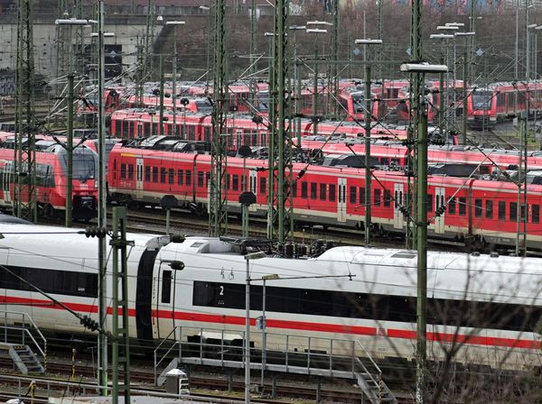 Pekerja Kereta Api Mogok Kerja, Transportasi Jerman Lumpuh